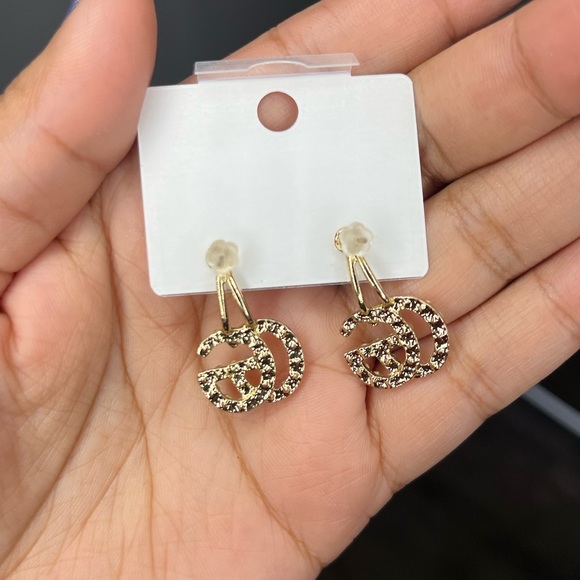 ✨Cute Gold Earrings✨NEW - Picture 2 of 2
